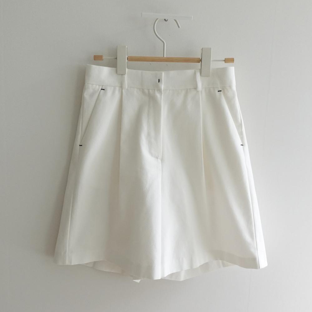 핀턱 스티치 코튼 하프 팬츠