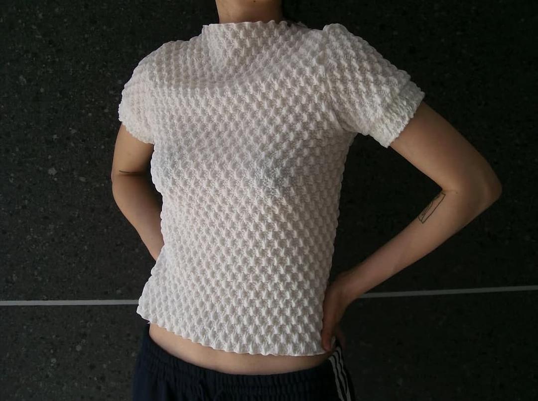 르노우 embossing half blouse | 후루츠패밀리