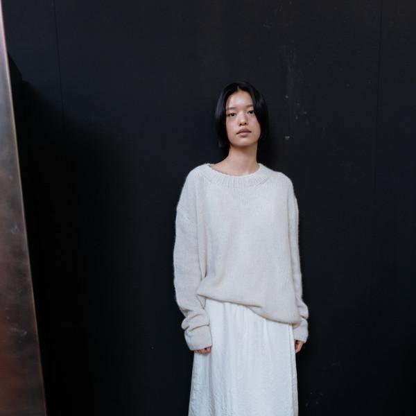 Fox round neck knit (beige / gray / charcoal gray)