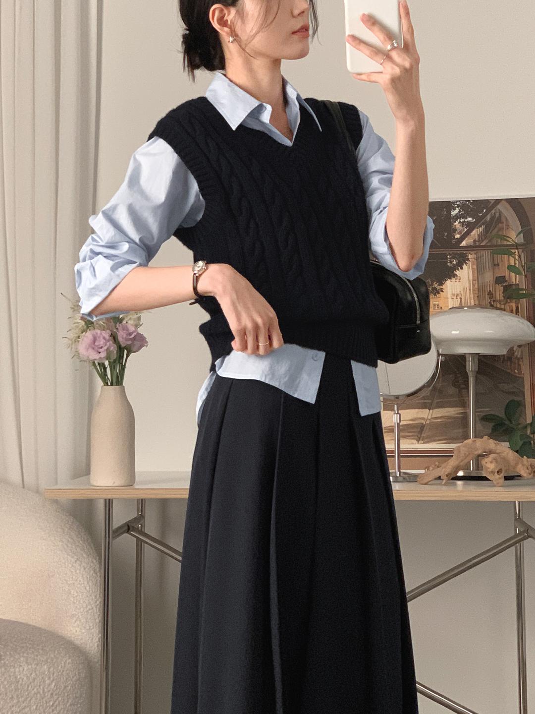 사색 유고 파인울 브이넥 니트 베스트 (다크 네이비), (free)