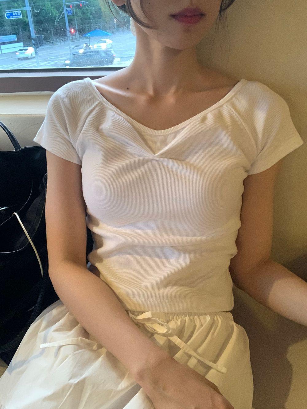 네임리 데이 셔링 크롭 보트넥 티