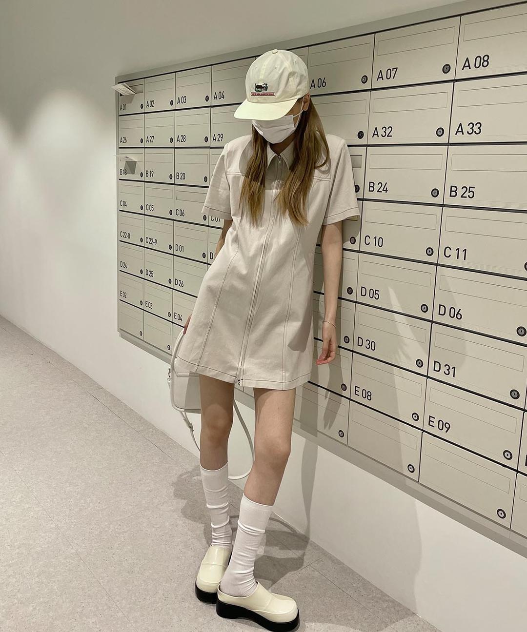 카라 지퍼 하프 원피스