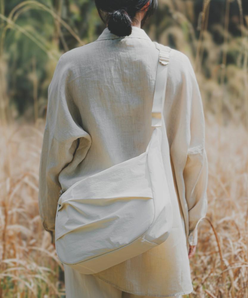 베이프릴 피어 메신저백 (아이보리)