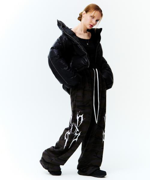 썬더 로고 카모 팬츠 블랙카모