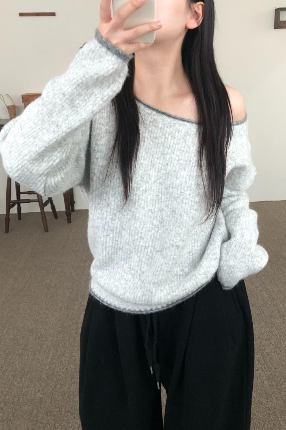 배색 원숄더 니트