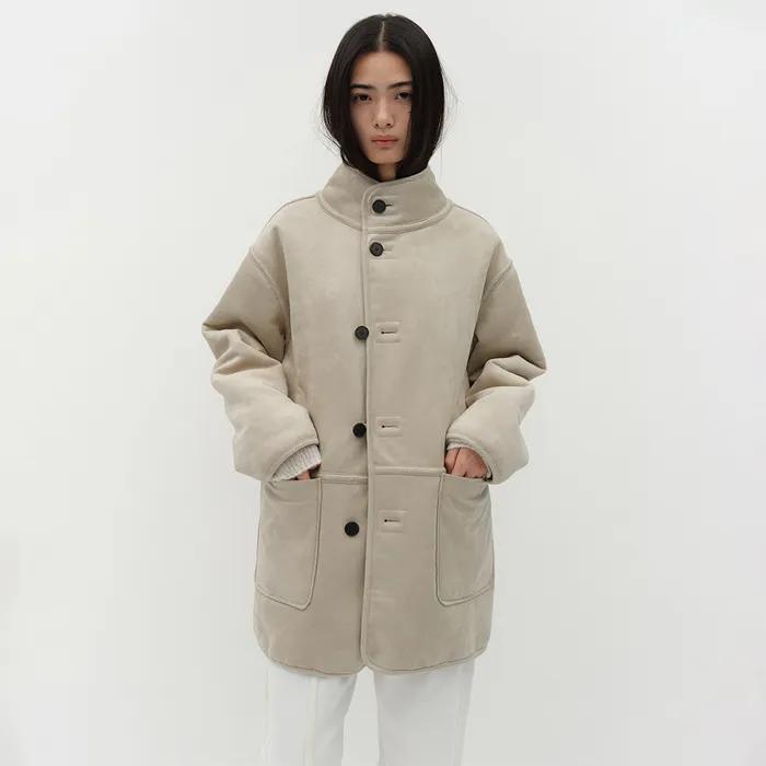 SHEARING REVERSIBLE MUSTANG [BEIGE]