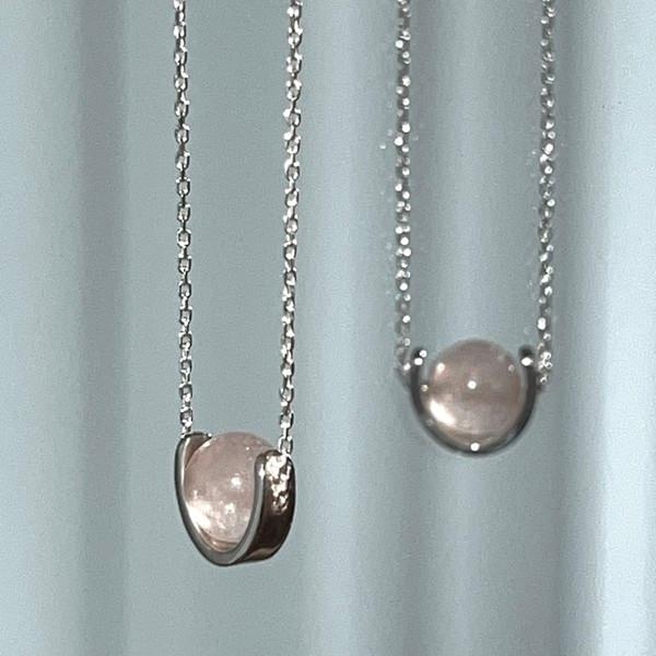 hug rose necklace