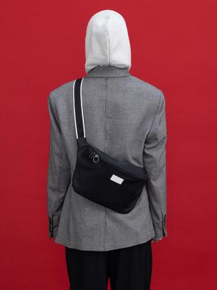 아텀 벨트백 나일론 블랙