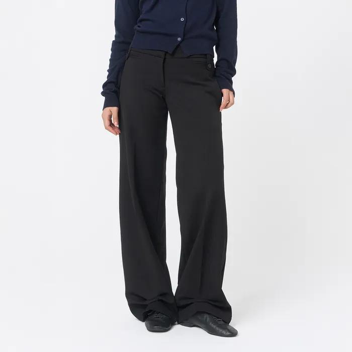 Tuck detail slacks pants BLACK
