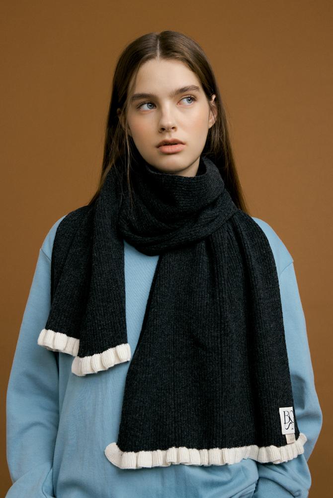 emily muffler - charcoal