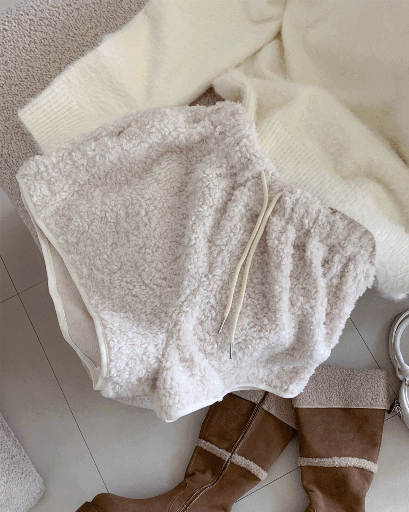 구스타 Puff Teddy 뽀글이 양털 보아 숏팬츠 (3color)