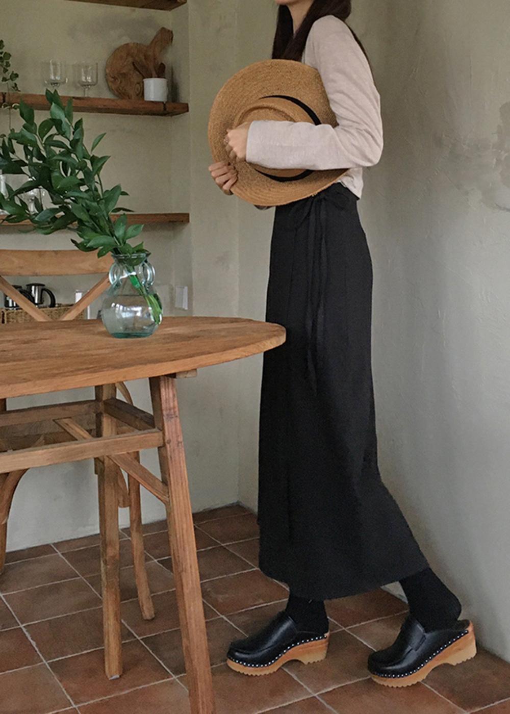 cosy wrap skirt / black