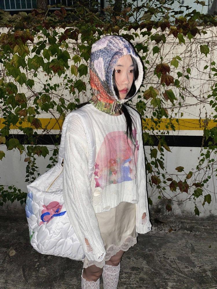 Wonderland Artwork Crop Damage Knit IVORY