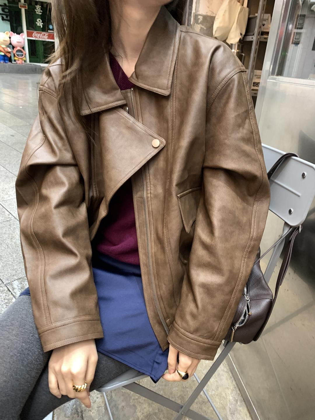 프릴리 AM. Leather blouson