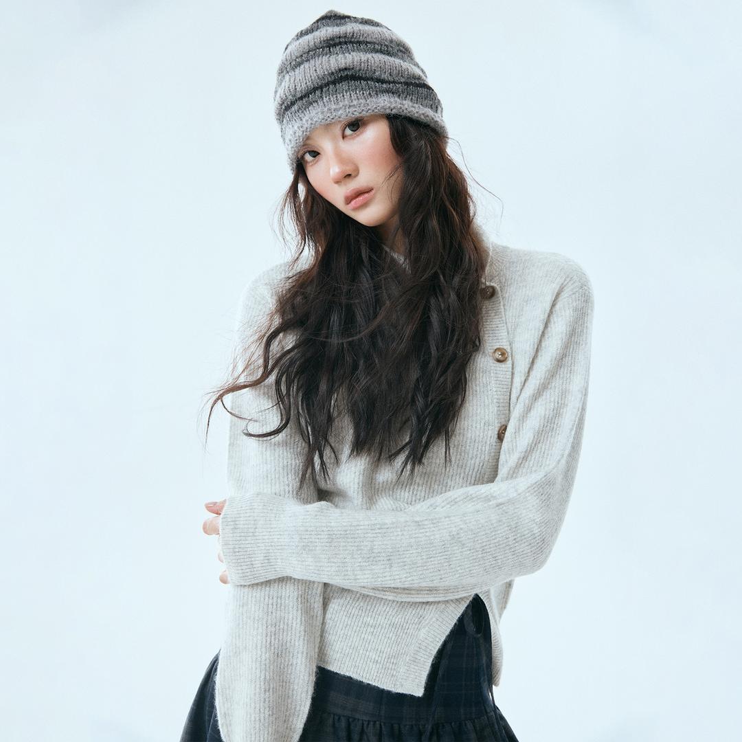 미쏘 [스노우걸 ❄]버튼 포인트 루즈핏 풀오버_MIWKAFV69T