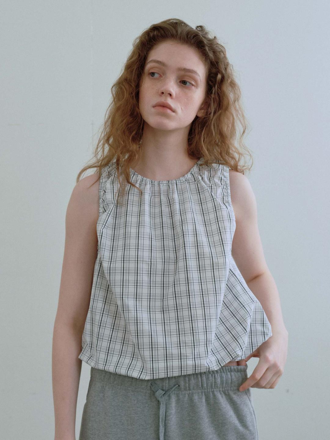 스트링 슬리브리스 탑 (White)