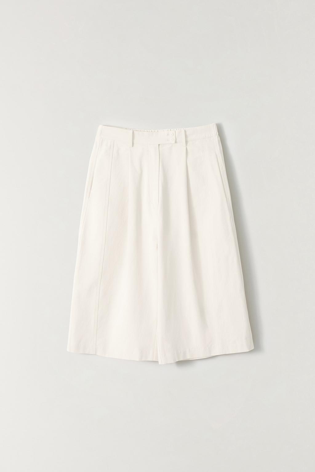 릴렉스-핏 버뮤다 팬츠 IVORY