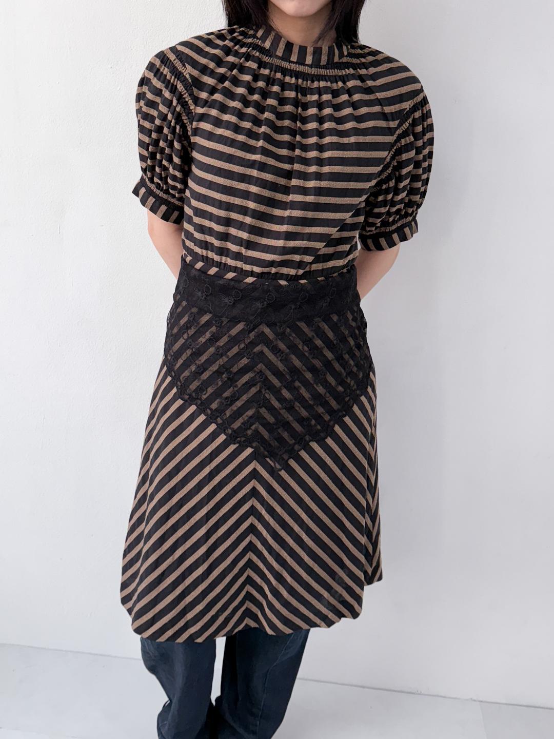 549. Diagonal shirring puff dress