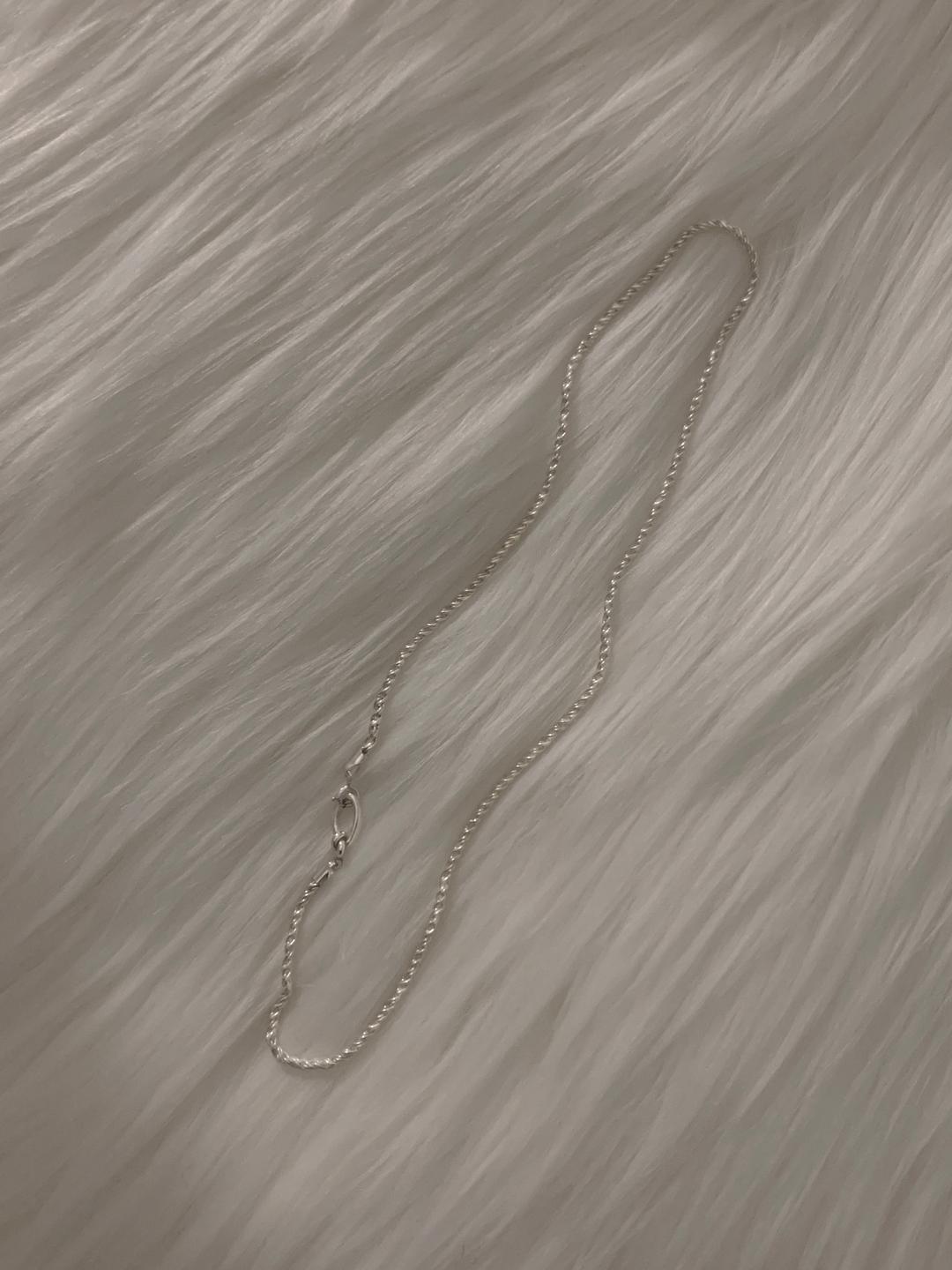 Knot necklace