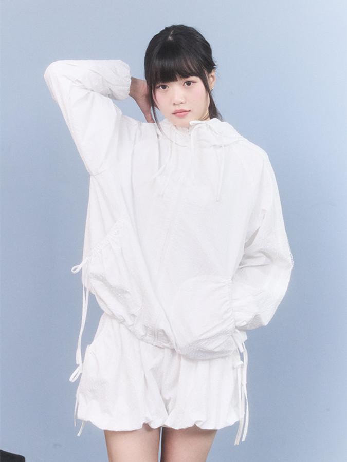 레이스 포인트 루즈핏 윈드브레이커 [화이트]