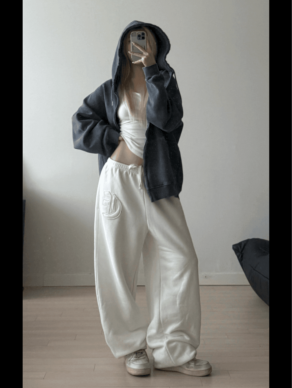 [ERTR] [프리 오더] [NEEDLE 니들 X ERTR 콜라보 2차] Appliqué Jogger Pants (White)