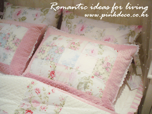 폼폼 쉐비 패치 베개