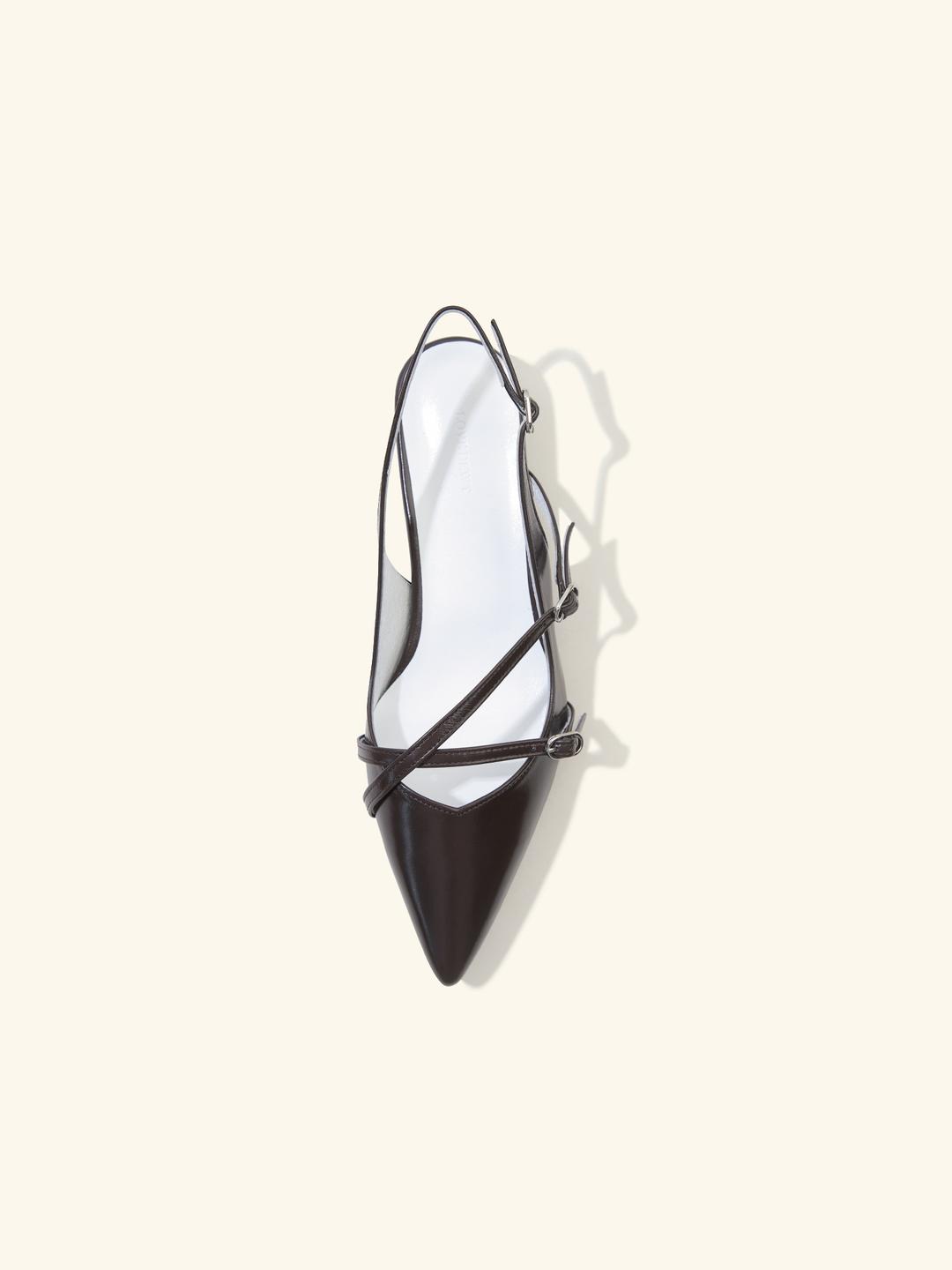 Oblique strap slingback / 브라운