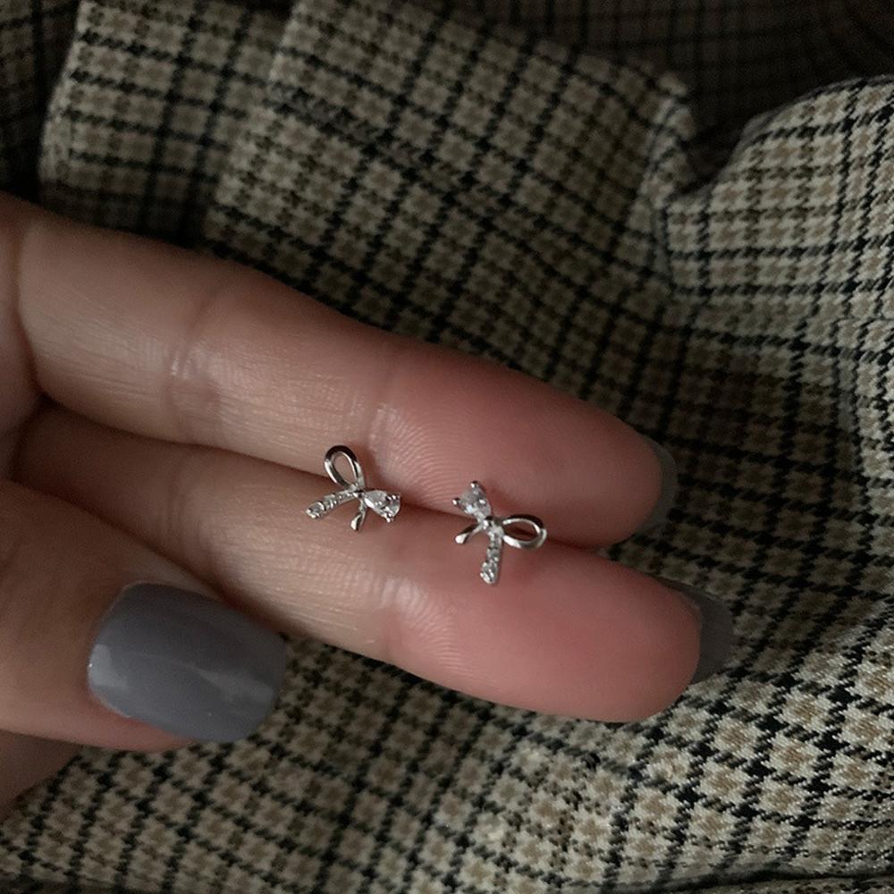 하이뮤즈 실버925 골드 리본 큐빅 귀걸이