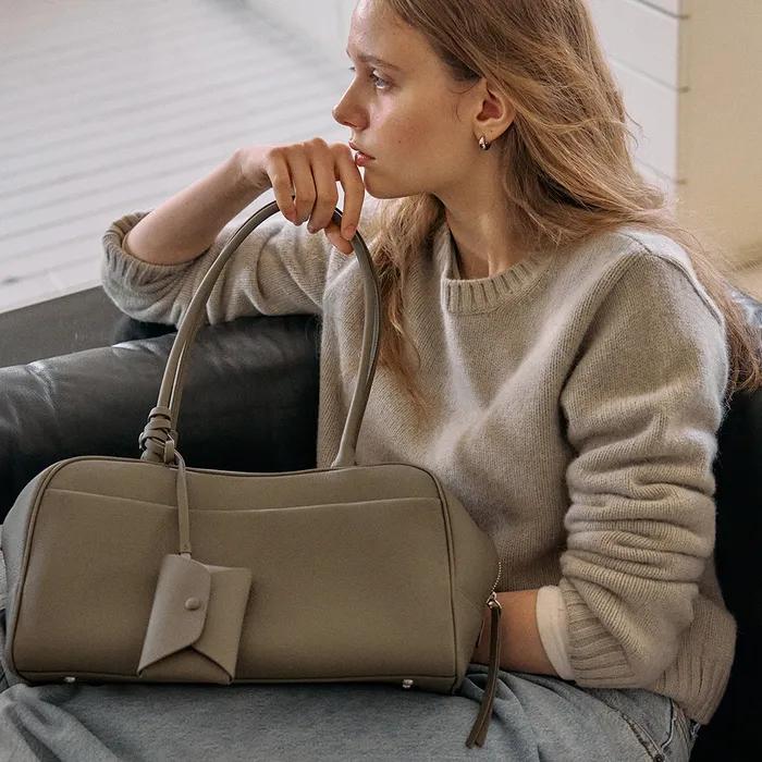 Elena Boston Bag Medium Calming Olive