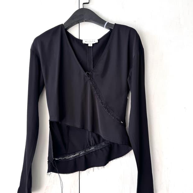 새상품 MIISTA 블랙 랩 블라우스 XS(44사이즈)made in SP | 후루츠패밀리