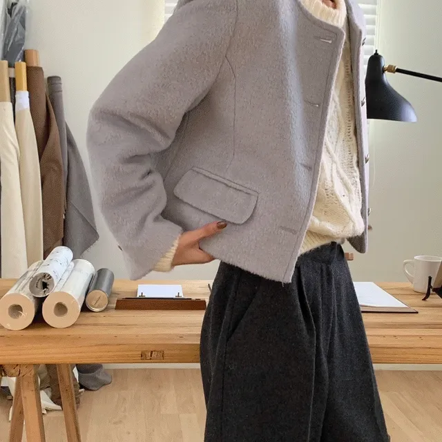 울 크롭 노카라 라운드 자켓
