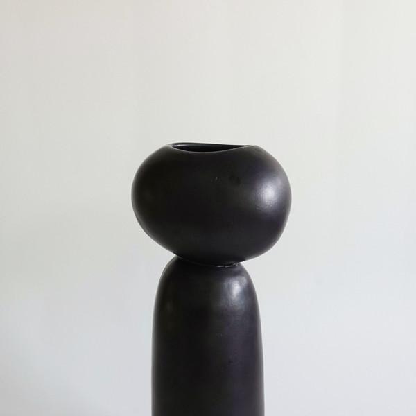 Pebble vase - black