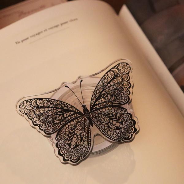 A black butterfly magsafe TOK