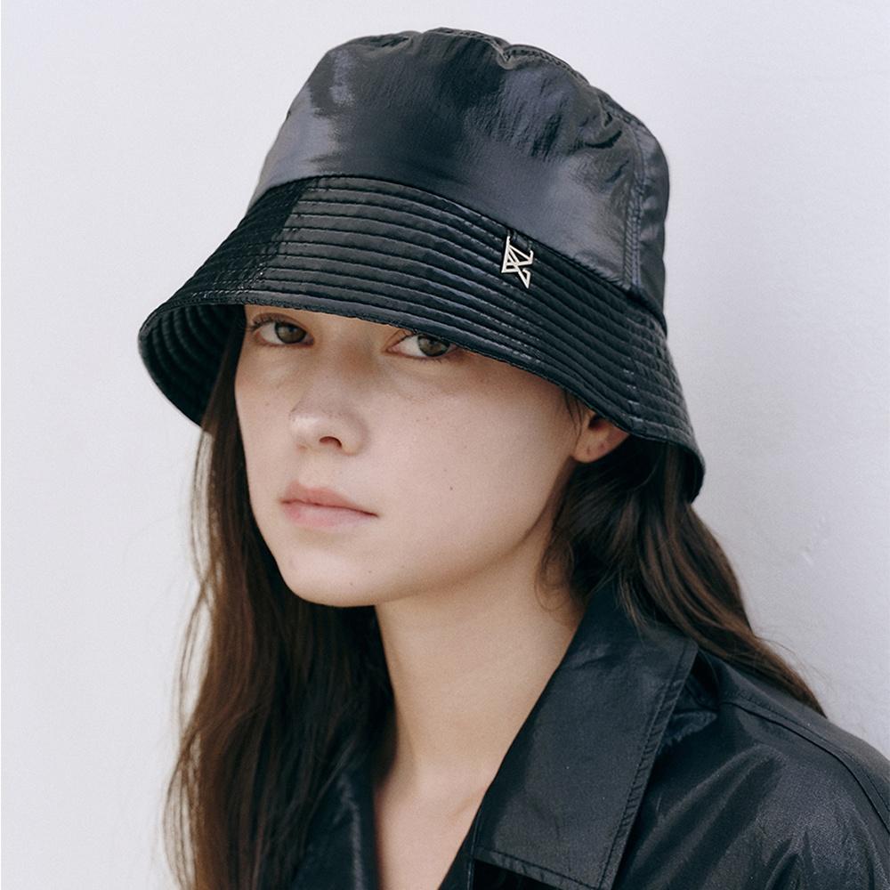 글로시 버킷햇_BLACK