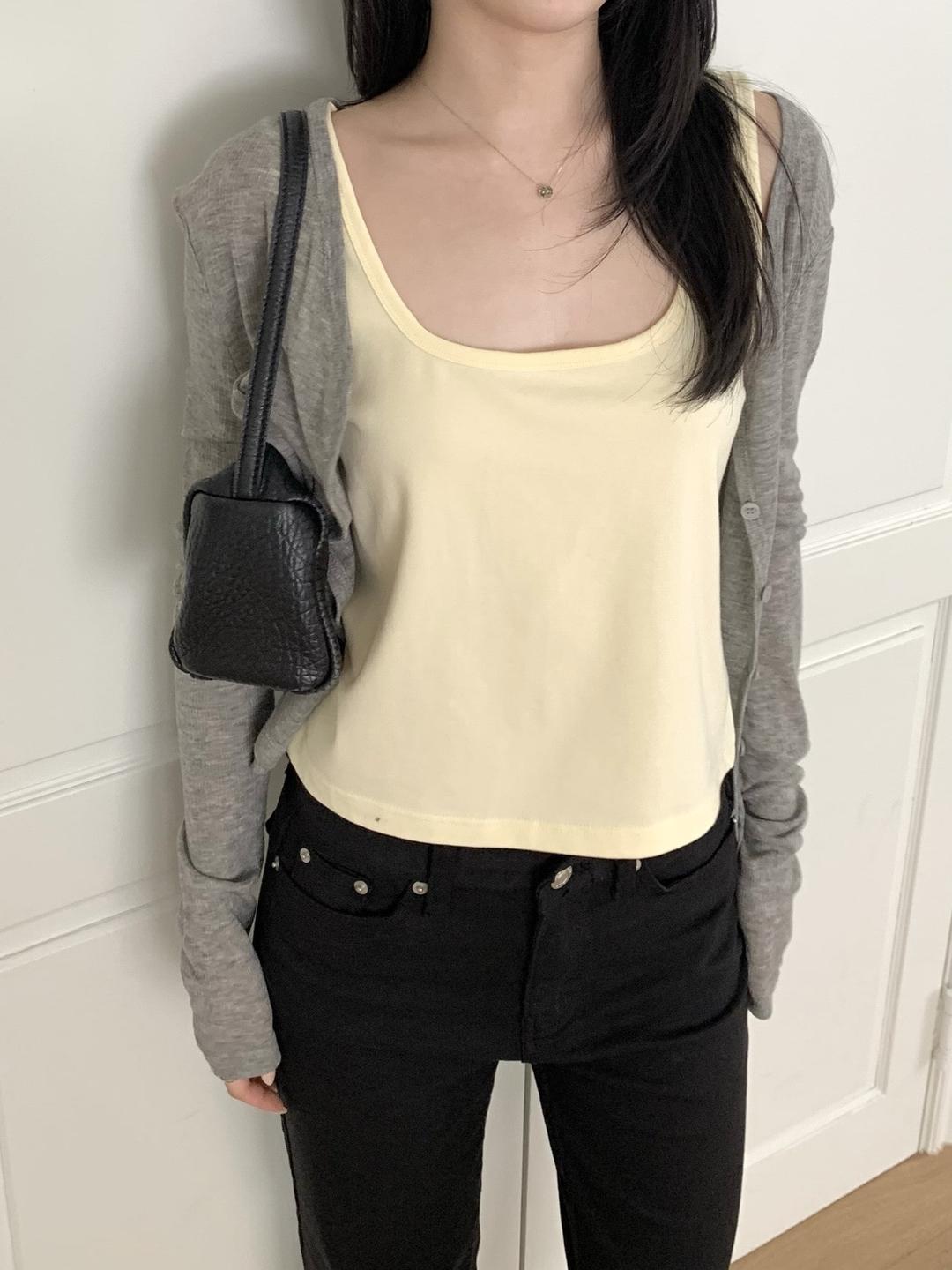 프릴리 DA. Deep Neck Sleeveless