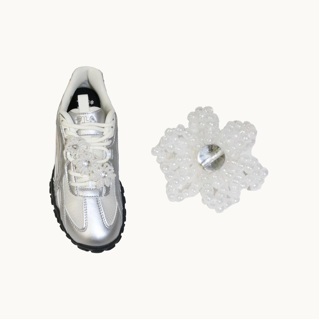 흐드러지는 꽃 shoe charm (white)