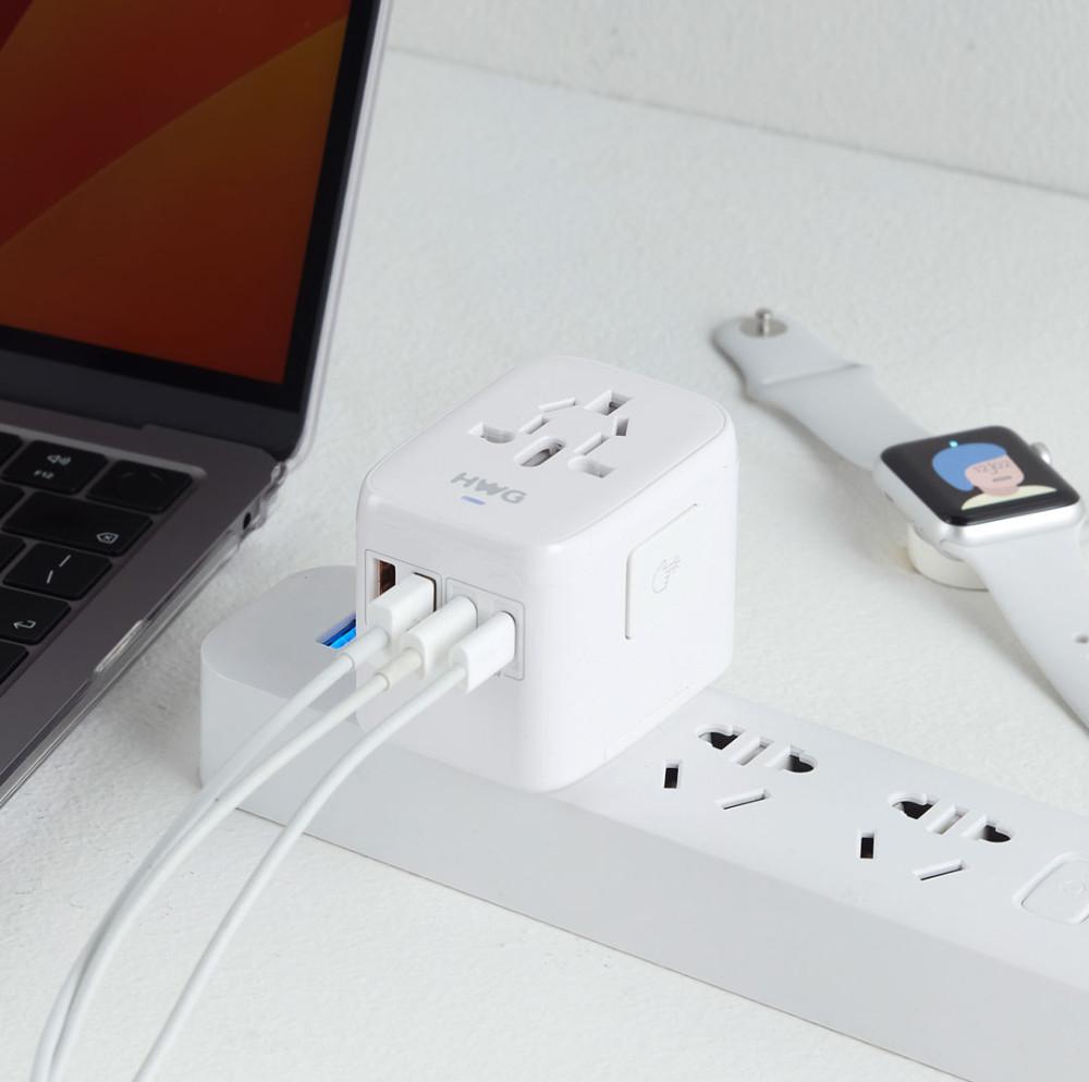히위고 여행용 멀티어댑터 4포트 고속 충전 PD 플러그