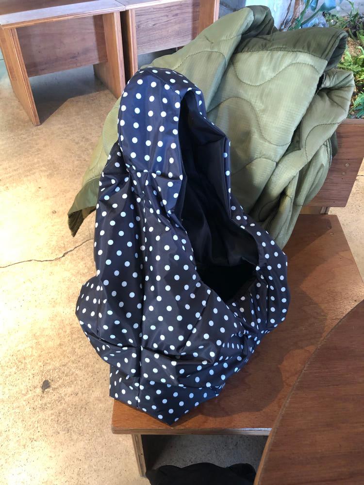 17. DOT REVERSIBLE SHOULDER BAG