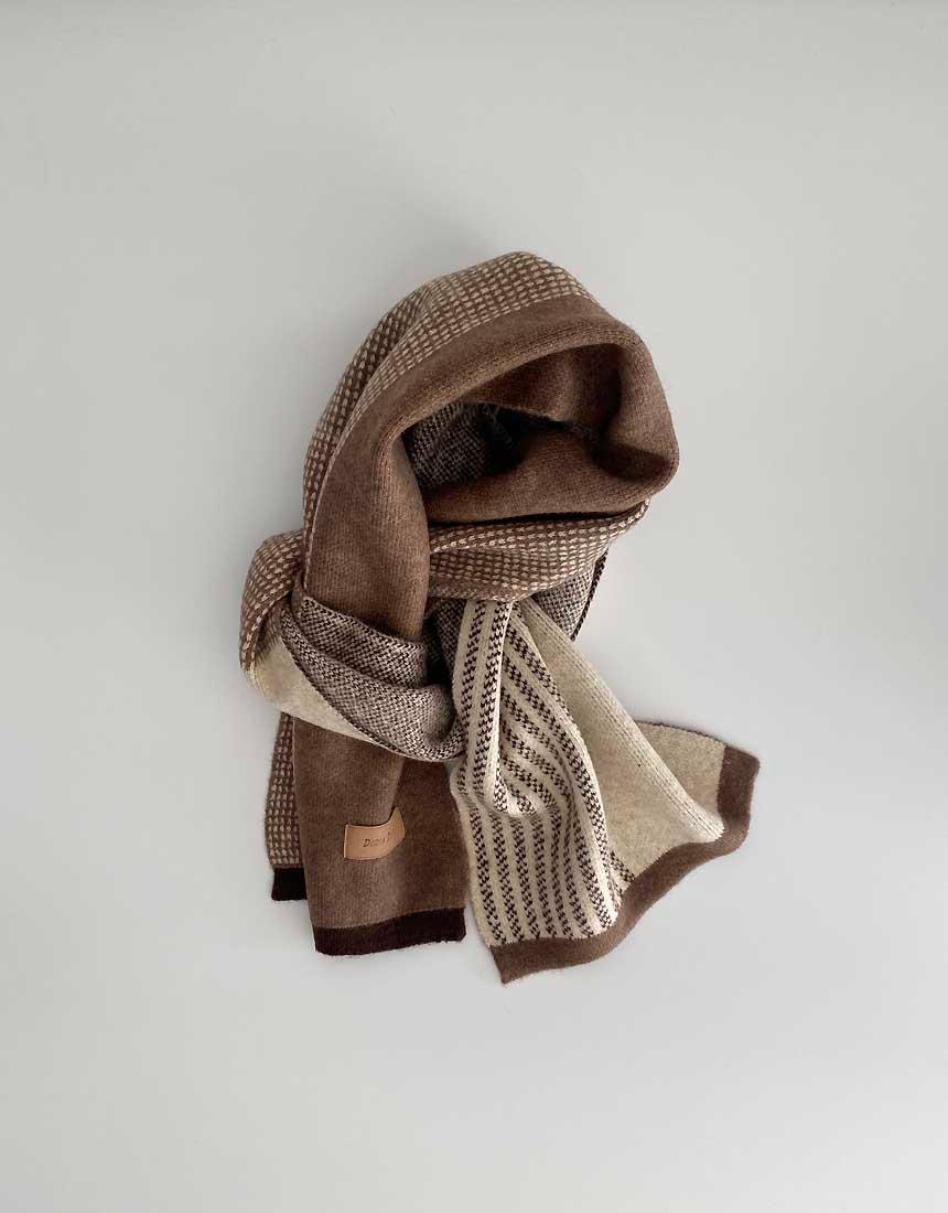 도톰 캐시미어 부드러운 니트 패턴믹스 미니 숏 머플러