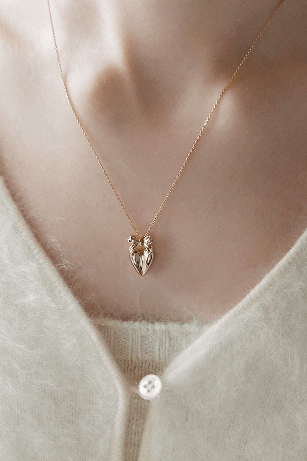 [2월 20일 예약배송] SWEET RIBBON HEART MINI BAG NECKLESS_TT5S702