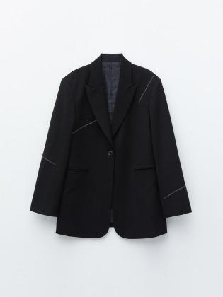 CLASSIC ONE BUTTON JACKET IN BLACK