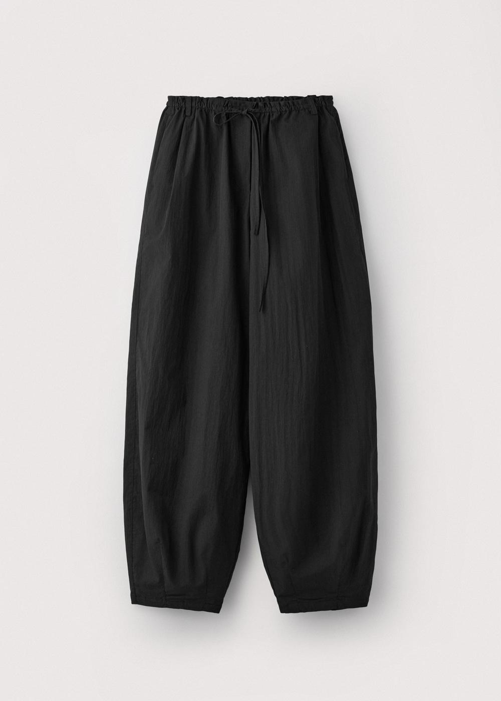Light weight cotton volume silhouette pants_Black