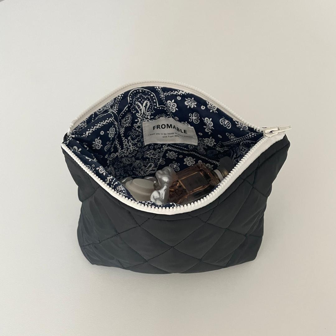 [프롬에이블] 페이즐리 누빔 패딩파우치