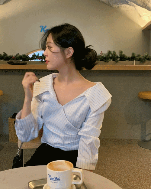 [30%세일] 클로즈 스트라이프 셔링 랩 블라우스 (2 color)