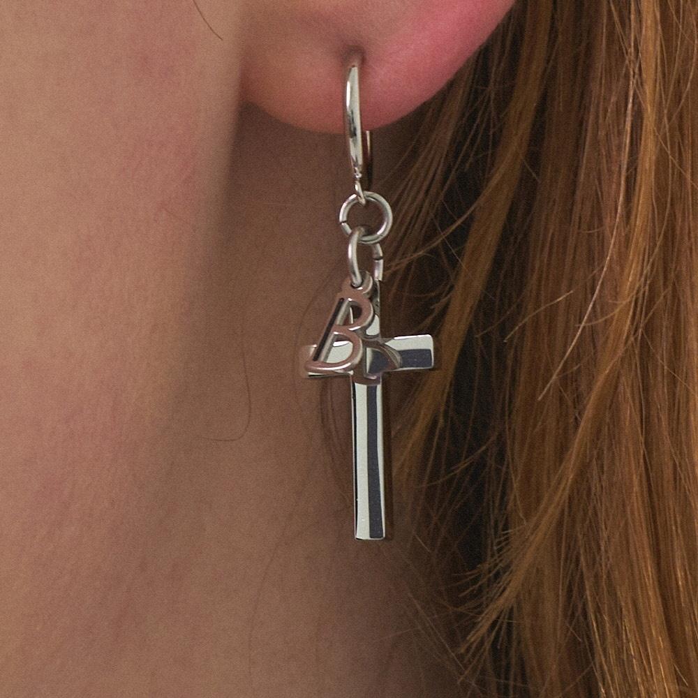 CLEF CROSS A EAR