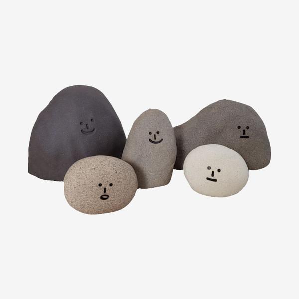 studiohands | 다섯가족돌멩이