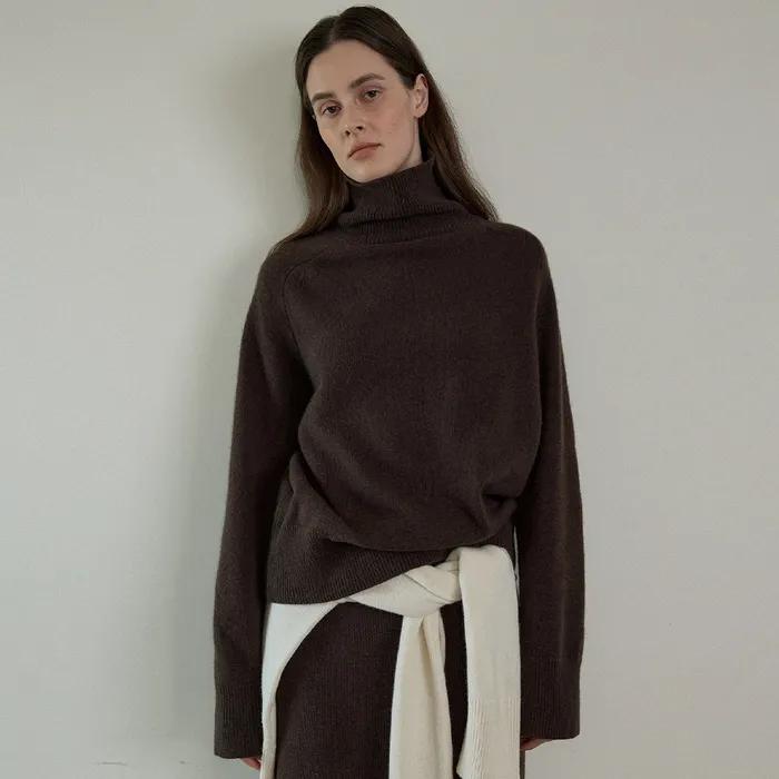 Moon Cashmere Turtleneck Knit - Dark Brown