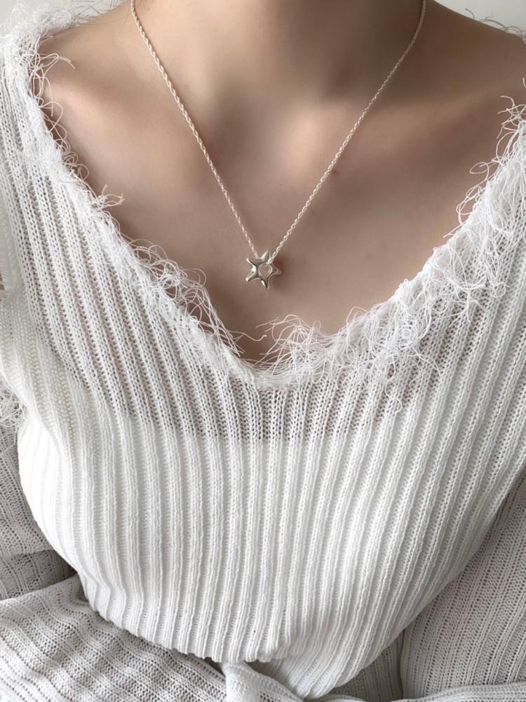white ruff star necklace 별 목걸이 롱 목걸이
