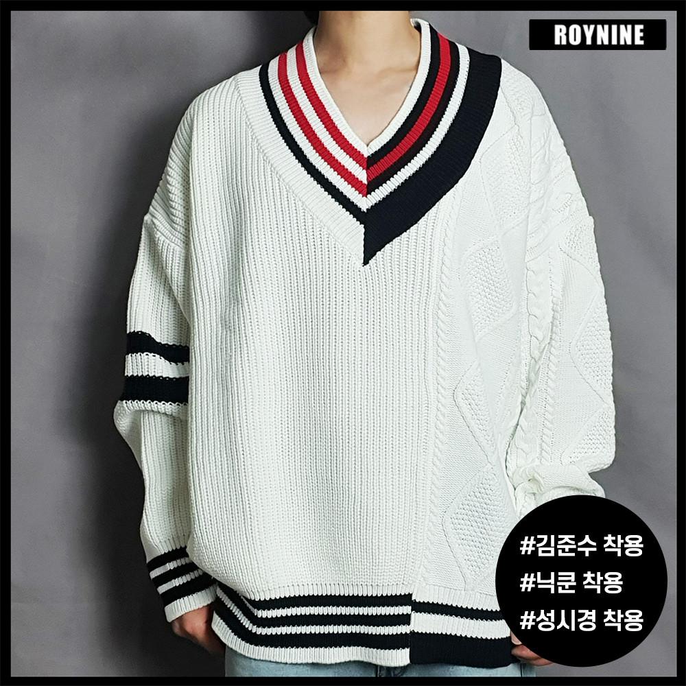 화이트 브이넥 반반 니트-김준수,닉쿤,성시경,박기웅,은지원,이특,신우,박지훈,오상진,이민혁,김종민,하성운,김요한,김국헌,인성,김동현,빅톤 한승우,차준호,연준,엔하이픈희승 협찬