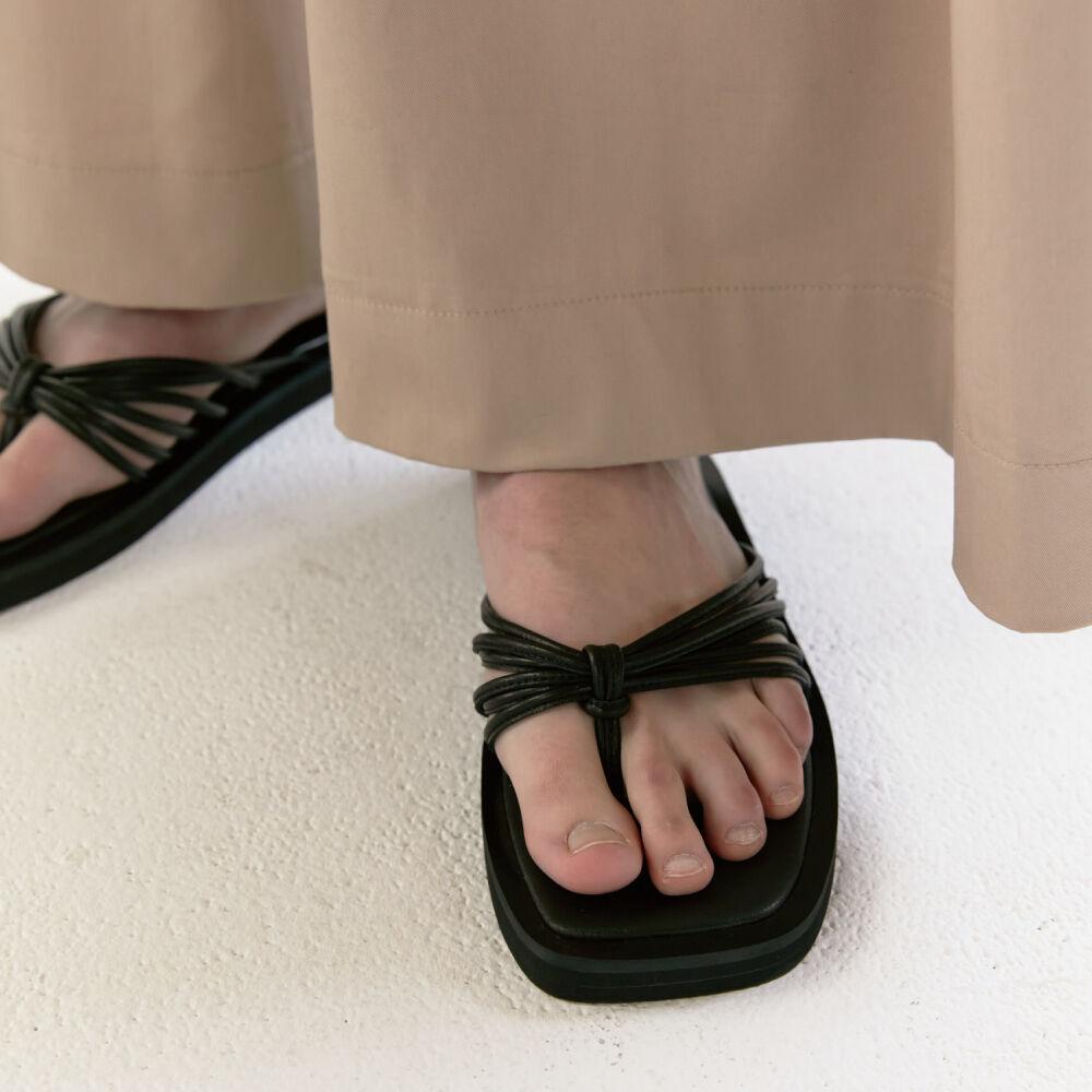 Tie flip flops Black